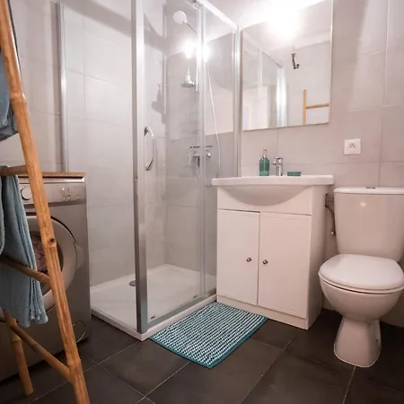 Location Studio Avec Loggia Lägenhet *
