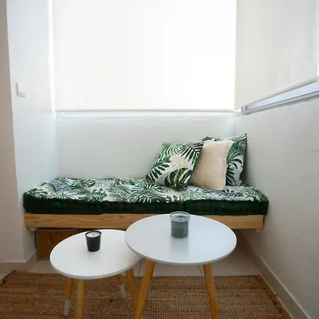 Lägenhet Location Studio Avec Loggia *