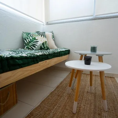 Location Studio Avec Loggia Lägenhet